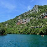 Grotte de Gaspard de Besse dans les Basse Gorges du Verdon avec La Perle du Verdon